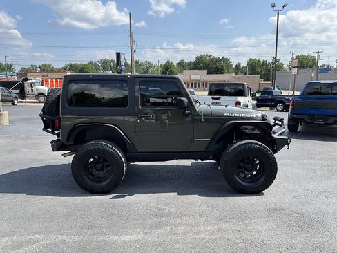 Used 2015 Jeep Wrangler Rubicon w/ Power Convenience Group AWD/4WD image 6