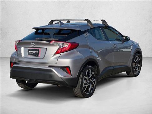 Used 2018 Toyota C-HR XLE FWD image 5