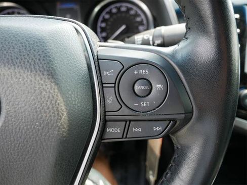 Certified 2018 Toyota Camry SE image 25