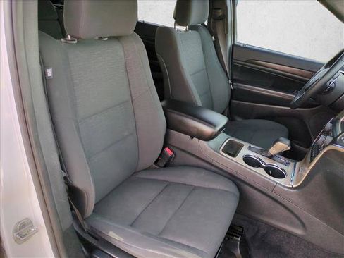 Used 2017 Jeep Grand Cherokee Laredo image 20