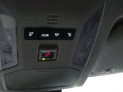 Used 2025 Toyota RAV4 LE image 27