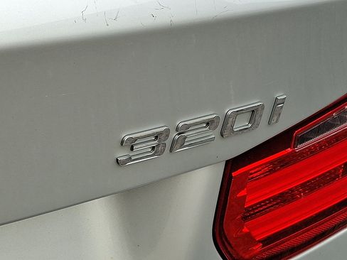 Used 2014 BMW 320i xDrive Sedan image 30