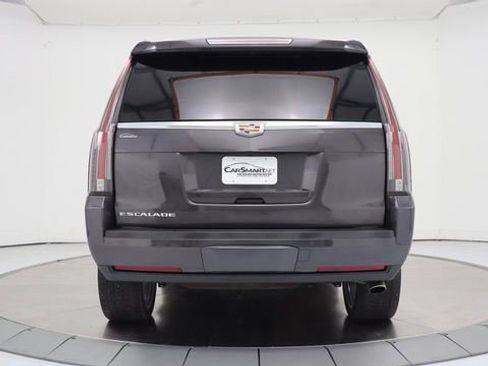 Used 2016 Cadillac Escalade Premium AWD/4WD image 4