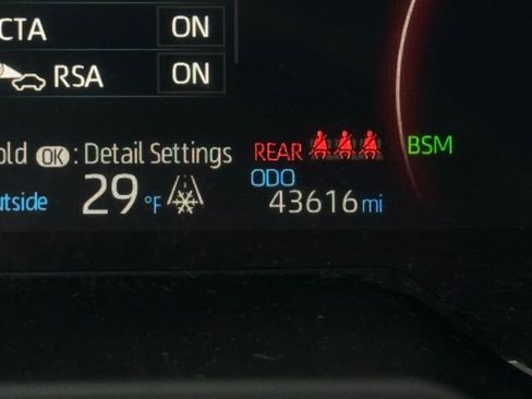 Used 2024 Toyota RAV4 XLE image 26