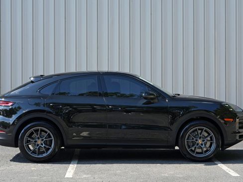 Used 2024 Porsche Cayenne Coupe AWD/4WD image 58