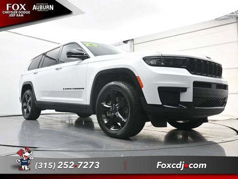 Used 2023 Jeep Grand Cherokee L Altitude AWD/4WD image 19