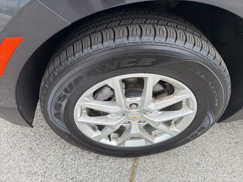 Used 2022 Chevrolet Equinox LS image 11