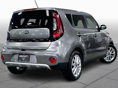 Used 2018 Kia Soul + image 11