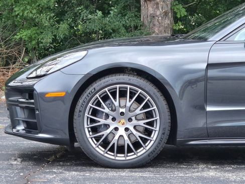 New 2025 Porsche Panamera 4 image 11