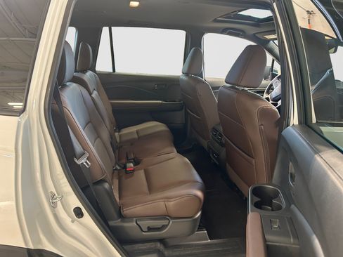 Used 2024 Honda Passport EX-L image 17