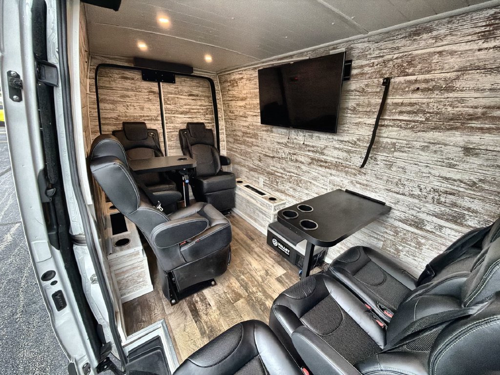 Used 2023 Mercedes-Benz Sprinter 1500 image 22