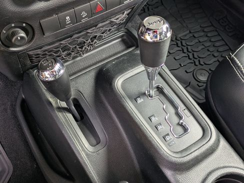 Used 2018 Jeep Wrangler Unlimited Sport AWD/4WD image 24