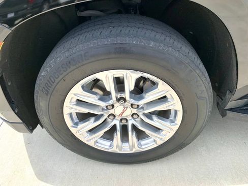 Used 2023 GMC Yukon XL SLT RWD image 9