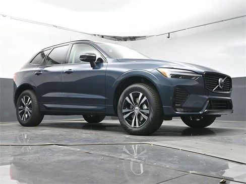 New 2025 Volvo XC60 B5 Core image 40