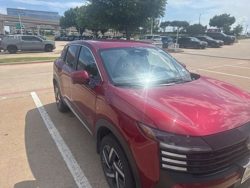 Used 2025 Nissan Kicks SV FWD image 3