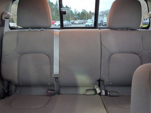 Used 2020 Nissan Frontier SV image 29