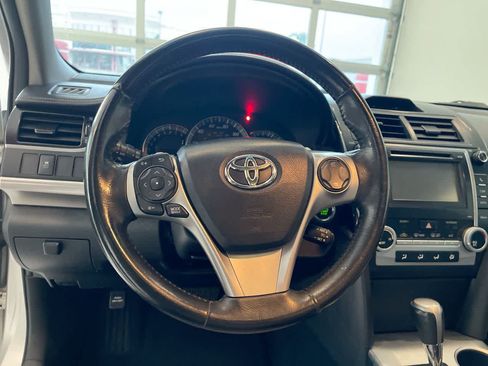 Used 2012 Toyota Camry SE FWD image 14