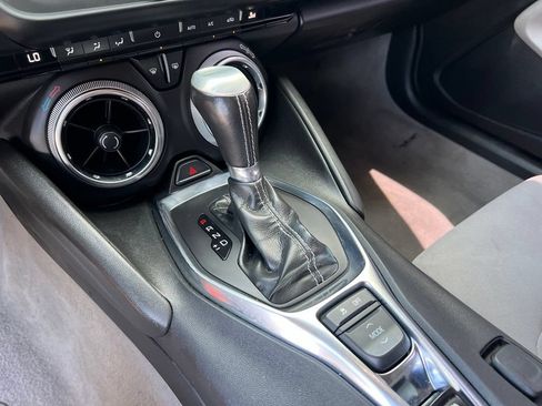 Used 2022 Chevrolet Camaro LT RWD image 30