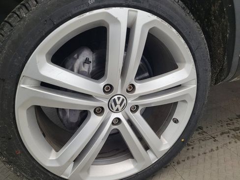 Used 2016 Volkswagen Touareg Executive image 31