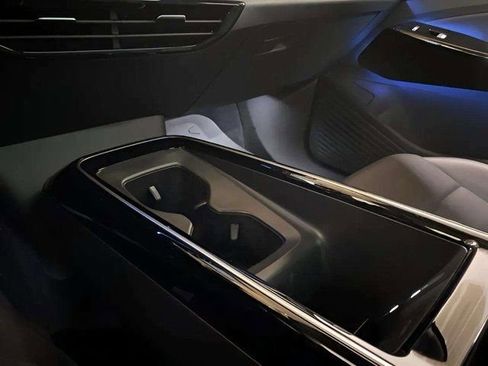 Used 2024 Volkswagen ID.4 S image 57