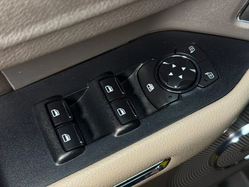 Used 2019 Ford Expedition XLT w/ Equipment Group 201A AWD/4WD image 34