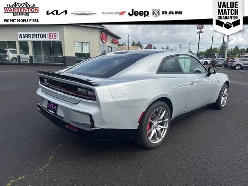 Used 2024 Dodge Charger Daytona Scat Pack w/ Plus Group AWD/4WD image 7