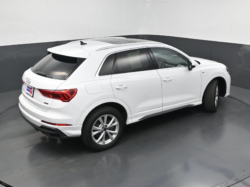 Used 2025 Audi Q3 2.0T Premium Plus w/ Premium Plus Package AWD/4WD image 34
