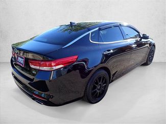 Used 2017 Kia Optima EX w/ Premium Package FWD video 4