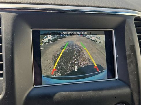 Used 2018 Jeep Grand Cherokee Limited RWD image 11