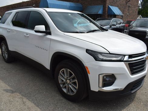 Used 2023 Chevrolet Traverse LT FWD image 5