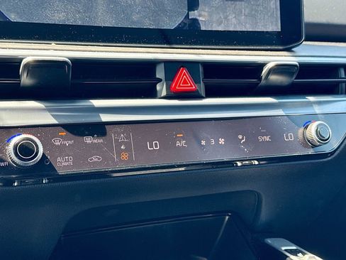 Certified 2025 Kia Sorento SX Prestige image 19