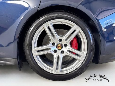 Used 2023 Porsche Panamera 4S w/ Premium Package AWD/4WD image 40