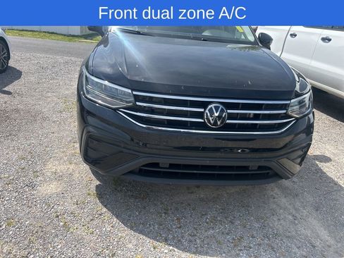 Used 2024 Volkswagen Tiguan SE image 3