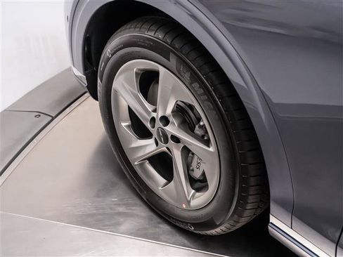 New 2026 Genesis GV70 2.5T Advanced AWD/4WD image 13