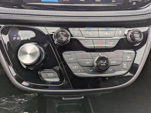 New 2026 Chrysler Pacifica Select w/ S Appearance Package FWD image 19
