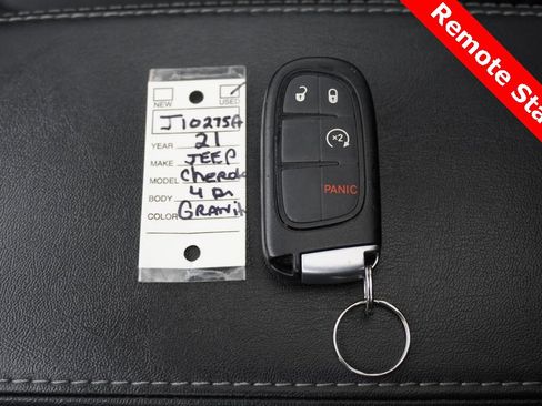 Used 2021 Jeep Cherokee Latitude Lux w/ Sun & Sound Group image 40