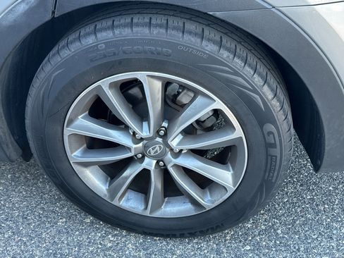 Used 2018 Hyundai Santa Fe SE FWD image 4