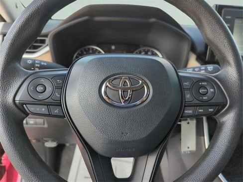 Used 2022 Toyota RAV4 LE image 34