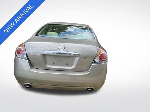 Used 2007 Nissan Altima 2.5 S w/ Convenience Plus Pkg FWD image 3