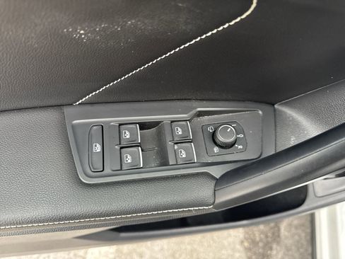 Certified 2022 Volkswagen Tiguan SEL R-Line image 24