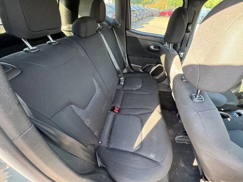 Used 2017 Jeep Renegade Latitude w/ Trailer Tow Group AWD/4WD image 18