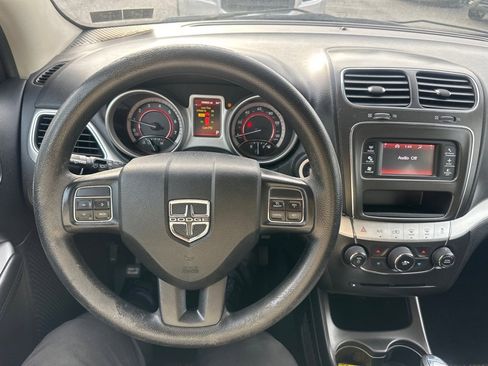 Used 2017 Dodge Journey SXT w/ Comfort/Convenience Group image 39