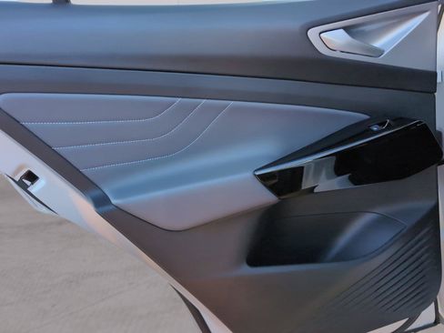 Used 2024 Volkswagen ID.4 Pro S image 36