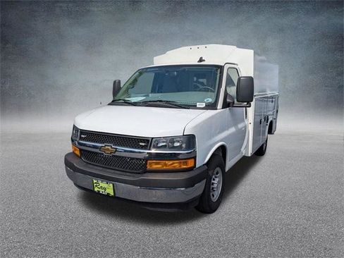 New 2025 Chevrolet Express 3500 w/ Power Convenience Package image 6