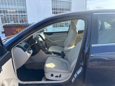 Used 2015 Volkswagen Passat TDI SE image 10