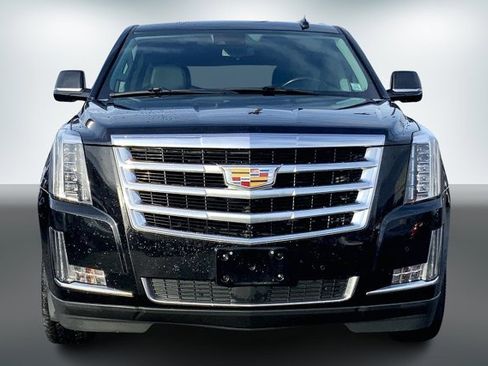Used 2020 Cadillac Escalade Premium Luxury image 2