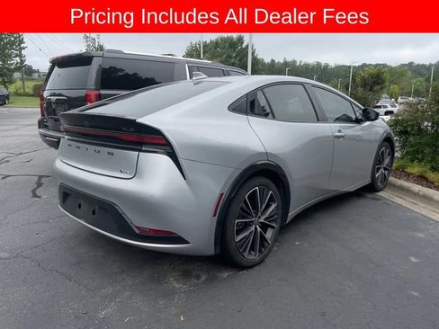 Used 2024 Toyota Prius XLE FWD image 8