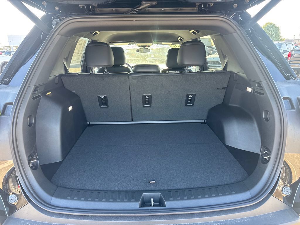 New 2027 GMC Terrain Elevation w/ Elevation Premium Package FWD image 7