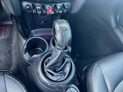 Used 2019 MINI Cooper 4-Door Hardtop FWD image 16