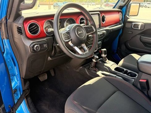 Used 2023 Jeep Wrangler Unlimited Rubicon AWD/4WD image 11
